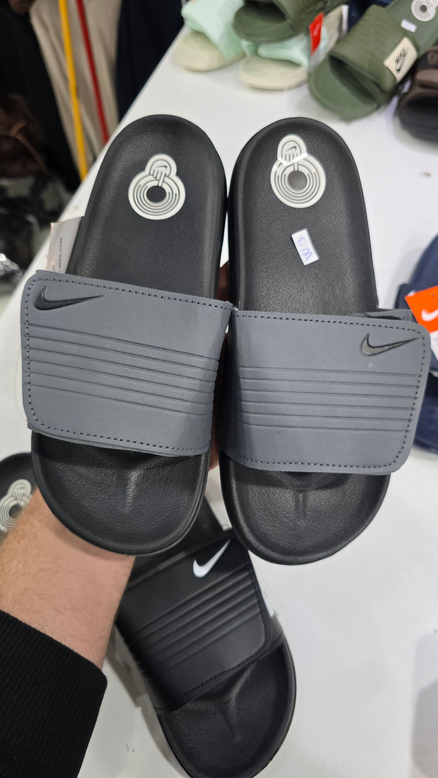 Claquette scratch Nike simple