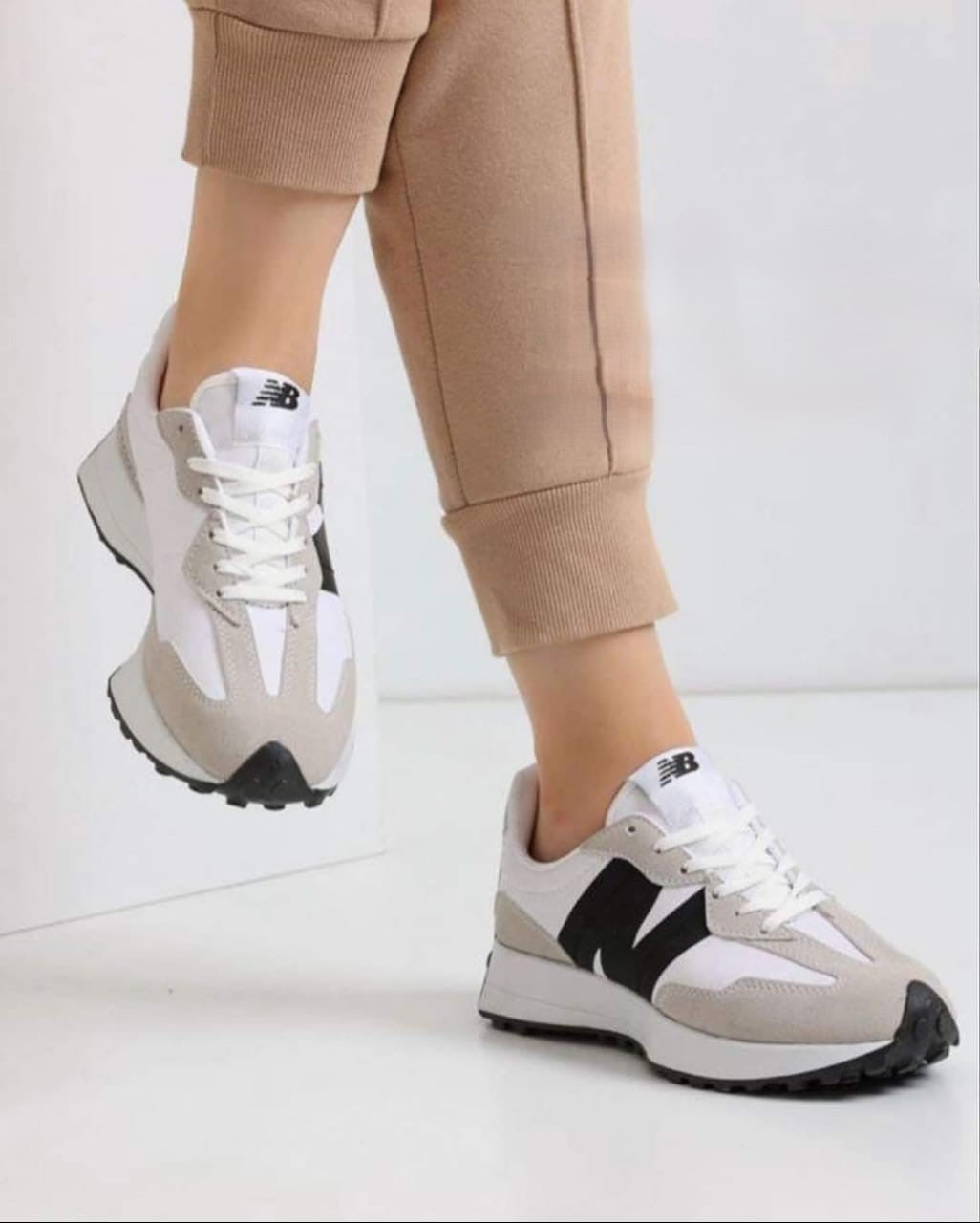 New Balance 327