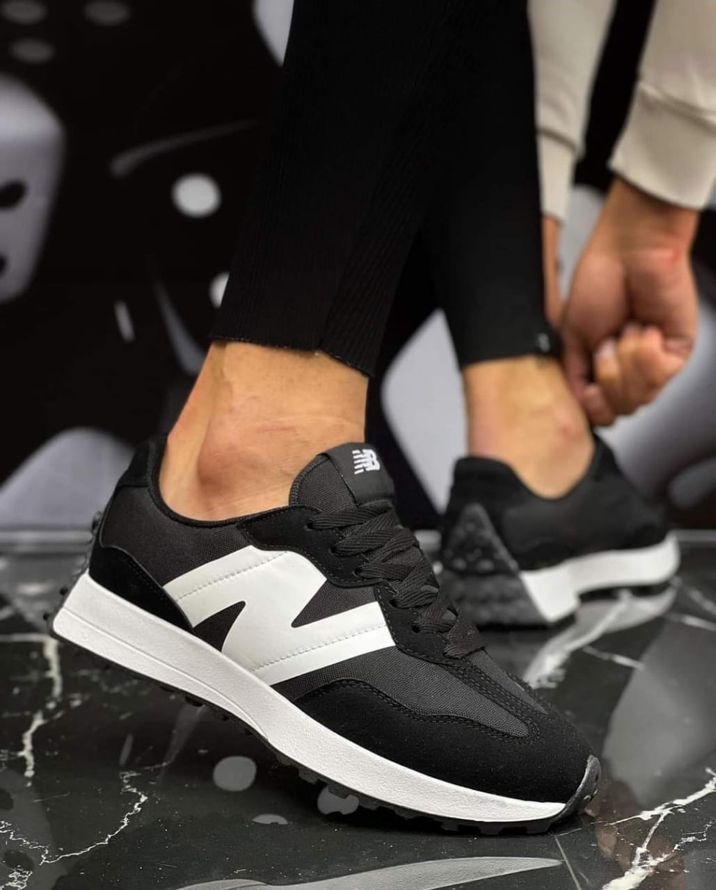New Balance 327